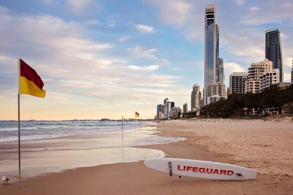 Surfers Paradise Self Contained 1 Bed Unit Gold Coast Bagian luar foto